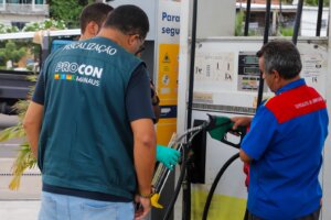 Pesquisa do Procon Manaus aponta redução de R$ 0,70 no menor preço da gasolina comum