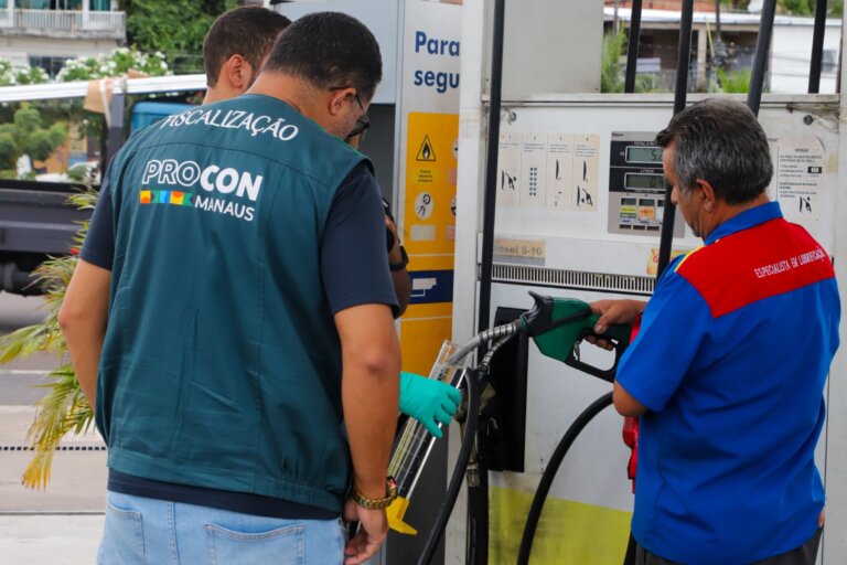 Pesquisa do Procon Manaus aponta redução de R$ 0,70 no menor preço da gasolina comum