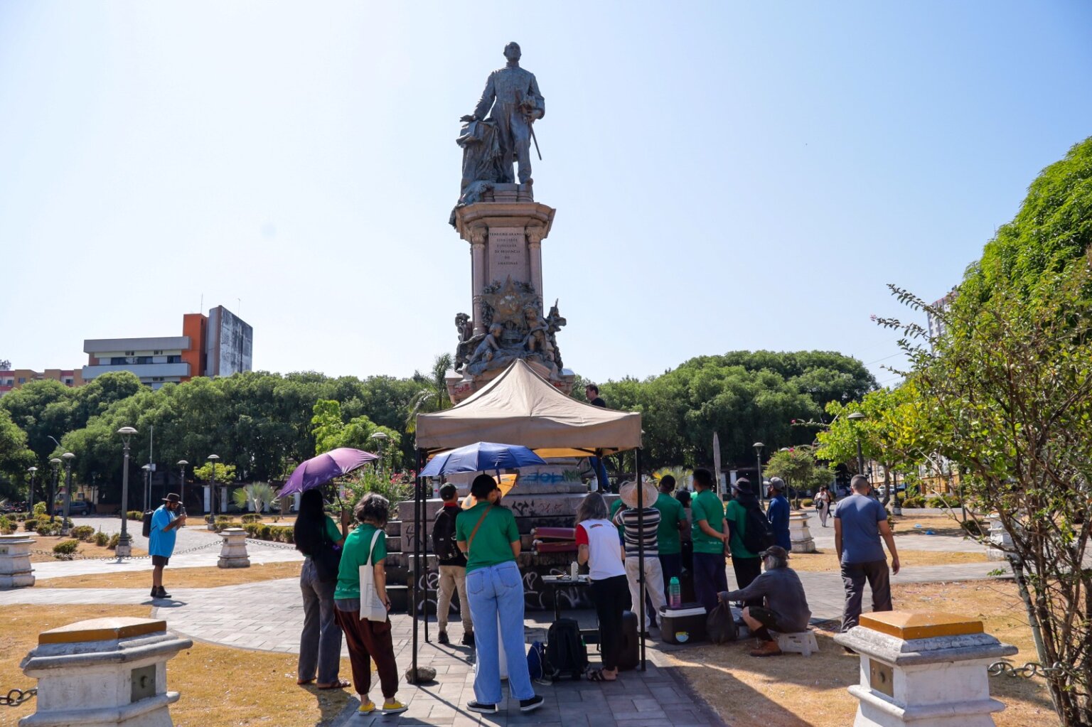 Praça da Saudade vira sala de aula a céu aberto para conservação do patrimônio histórico da capital