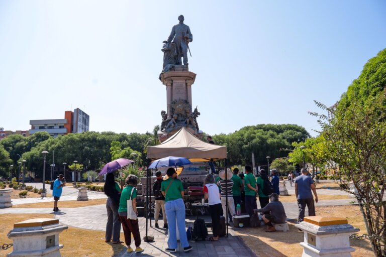 Praça da Saudade vira sala de aula a céu aberto para conservação do patrimônio histórico da capital
