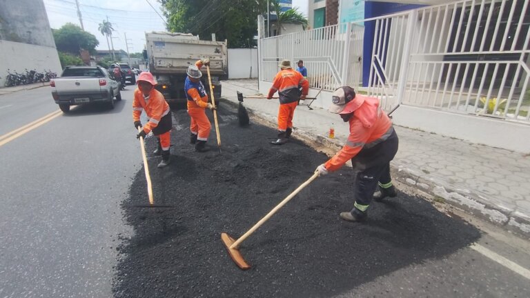 Prefeitura de Manaus conclui recuperação asfáltica de importante via no bairro Adrianópolis