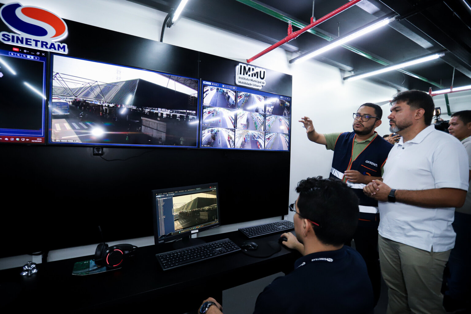 Prefeitura e Sinetram inauguram novo Centro de Controle Operacional do transporte público com monitoramento por 225 câmeras inteligentes em Manaus