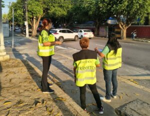 Prefeitura realiza pesquisa sobre tráfego de veículos no centro de Manaus para avaliar mudança de sentido da rua do Congresso