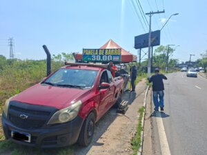 Prefeitura de Manaus notifica barraca por ocupação irregular de calçada e melhora circulação de pedestres na avenida Ephigênio Salles